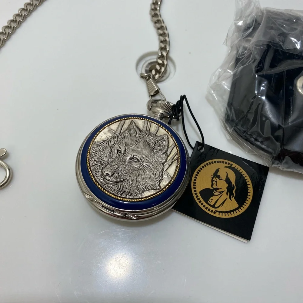 Franklin Mint‎ Pocket Watch International The Spirit Of The Wolf Center Vintage